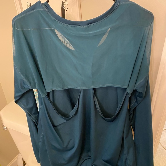 Calia by Carrie underwood top - Picture 2 of 3